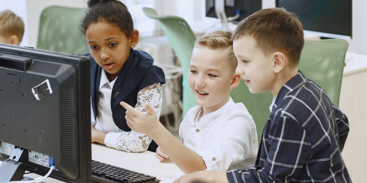 12 Teamwork Games for Kids That Build Cooperation and Trust